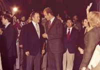 Emilio Adán García, alcalde de Sagunto, junto a Juan Carlos I, durante la visita que realizó el monarca a Sagunto el 2 de diciembre de 1976 